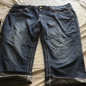 Mauries Jean Capri size 15/16 regular